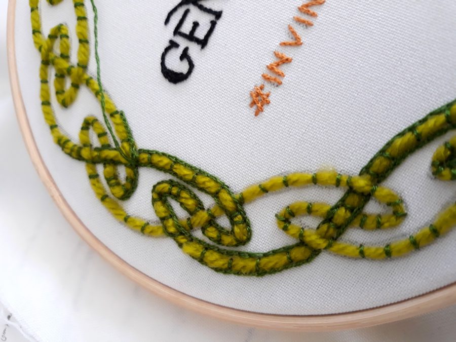 Detail of the outlining of the Celtic knot