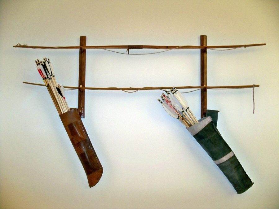 Bow and arrows accessories: bow and arrows stand