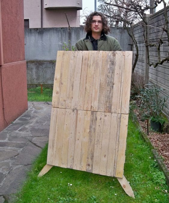 Bow and arrows accessories: wooden target