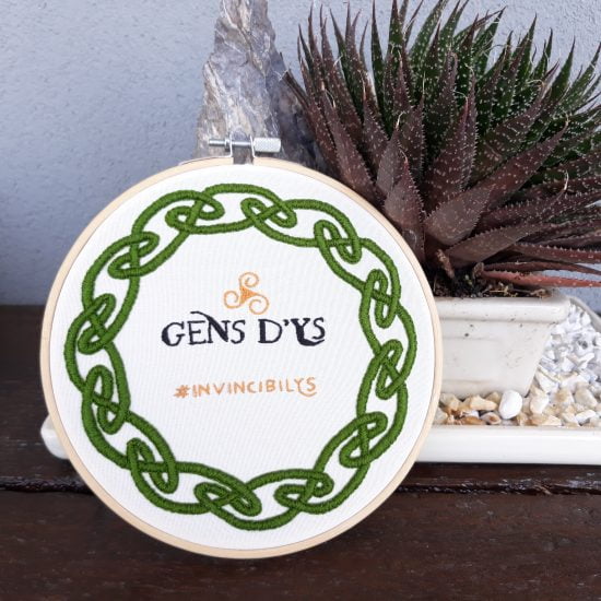 My Covid-19 pandemic project: a Gens d'Ys Celtic embroidery