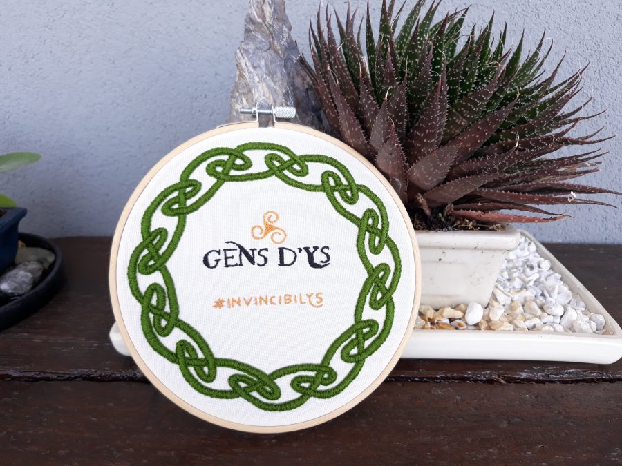 My Covid-19 pandemic project: a Gens d'Ys Celtic embroidery