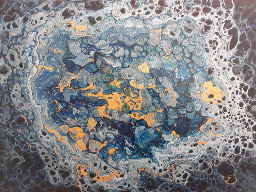 Acrylic pouring: blue with gold
