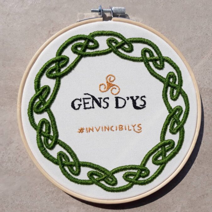 My Covid-19 pandemic project: a Gens d'Ys Celtic embroidery