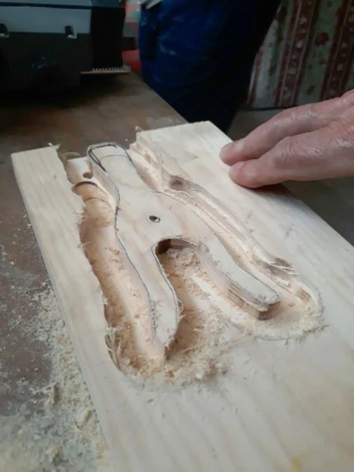 Cutting out the lucet