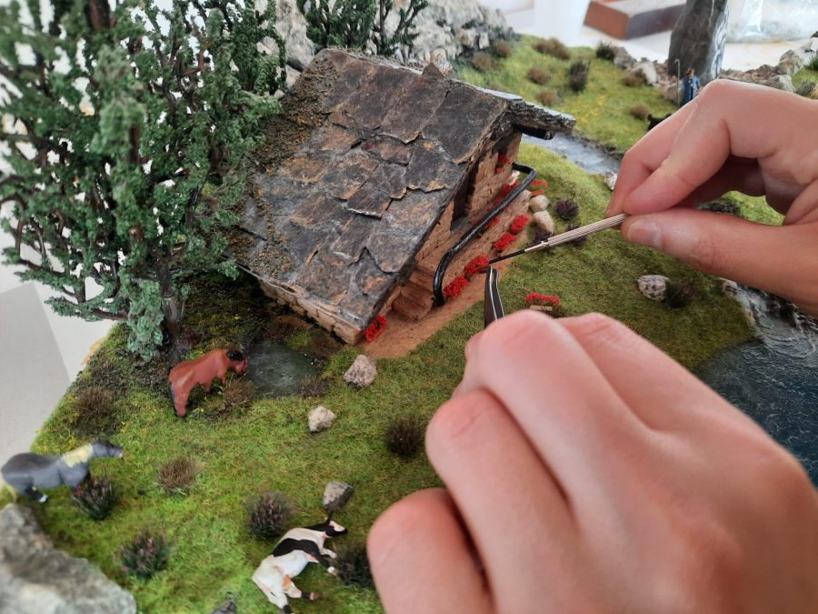 Additions to our mountain diorama, dedicated to Celtica Festival: the flowerpots