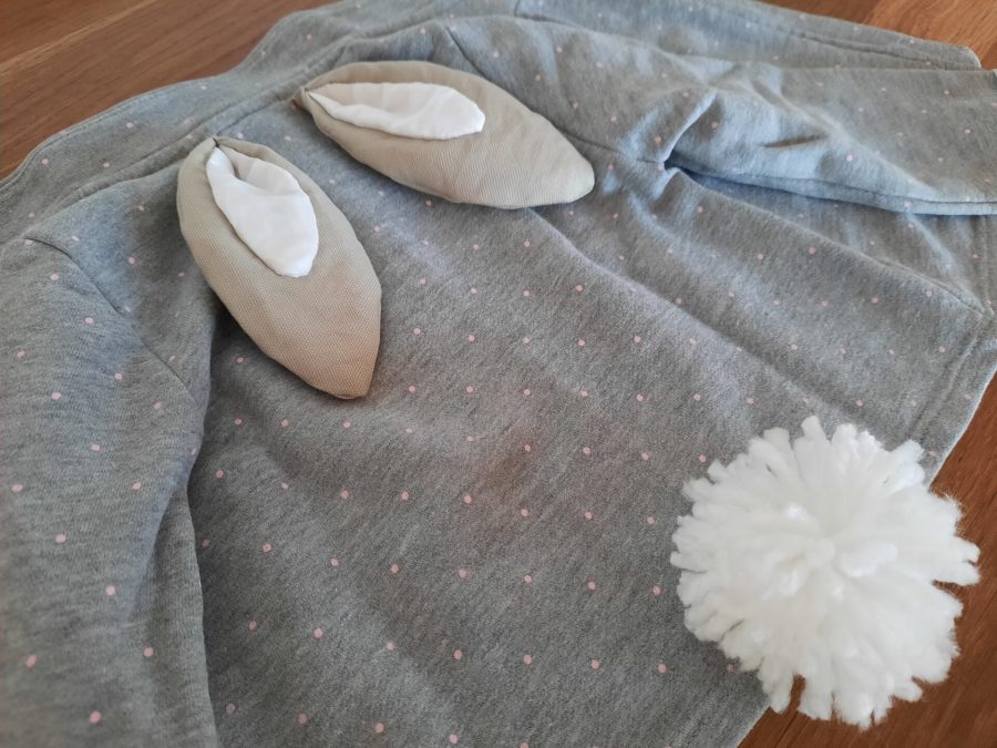 Quick and easy bunny costume for a toddler