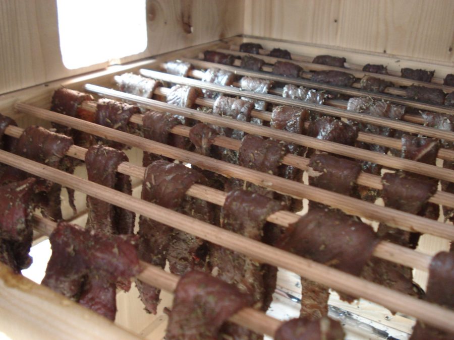 Meat dryer and smoker machine