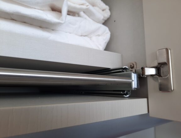Steel extractable clothes hanger for wardrobe