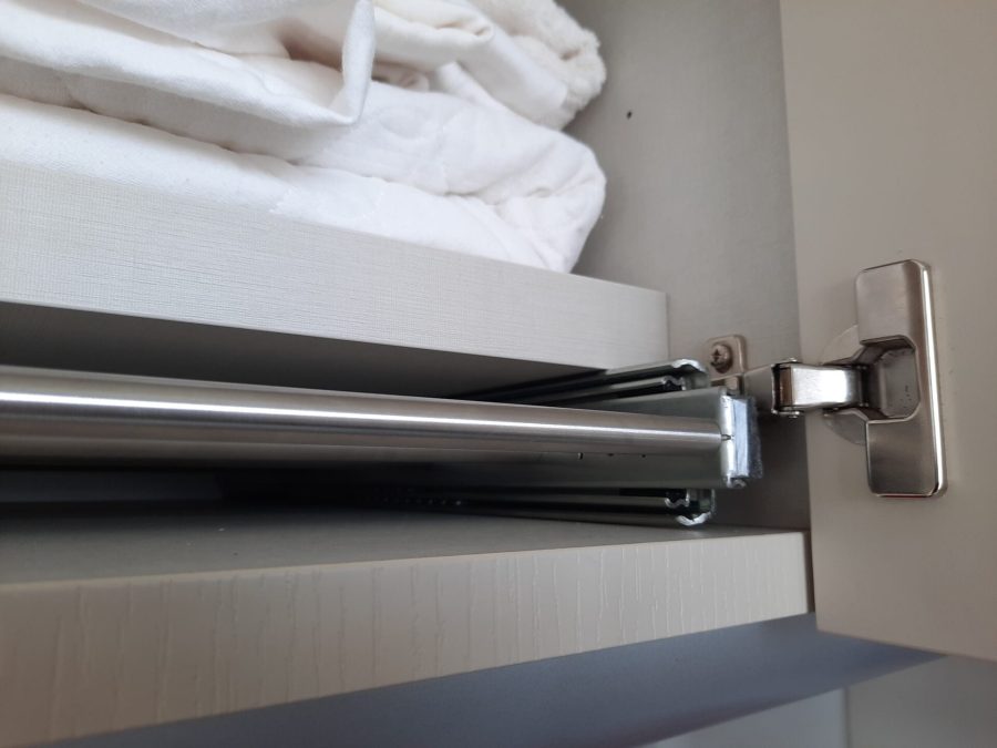 Steel extractable clothes hanger for wardrobe