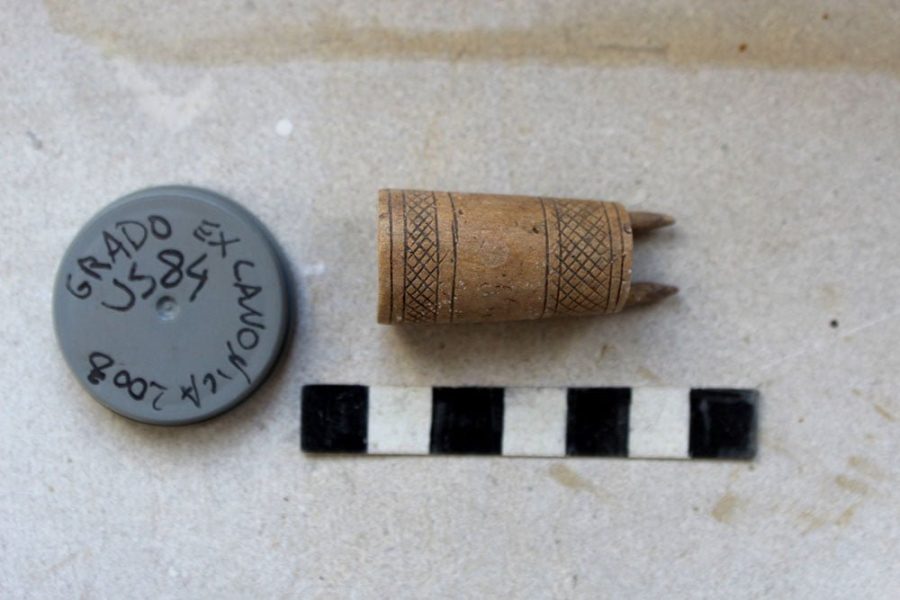 Bone lucet from Grado (Friuli-Venezia-Giulia, Italy), early Middle Ages. Image from Dario Gaddi, Soprintendenza Archeologia, belle arti e paesaggio del Friuli Venezia Giulia, Worked Bone Research Group