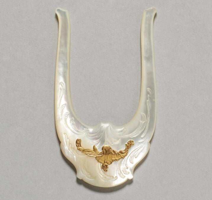 Lucet from Vienna (Austria), circa 1765, in gold and mother-of-pearl. Image from Cleveland Museum of Art