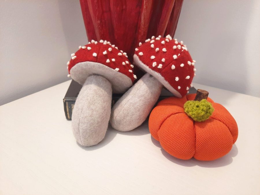 Autumn decorations: mushroom and pumpkin plushes