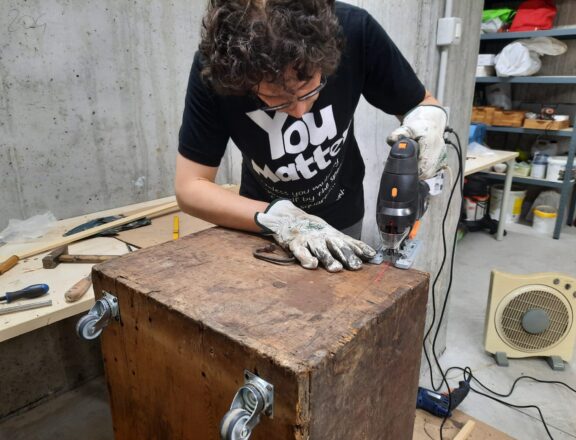 Cutting the steamer trunk sides