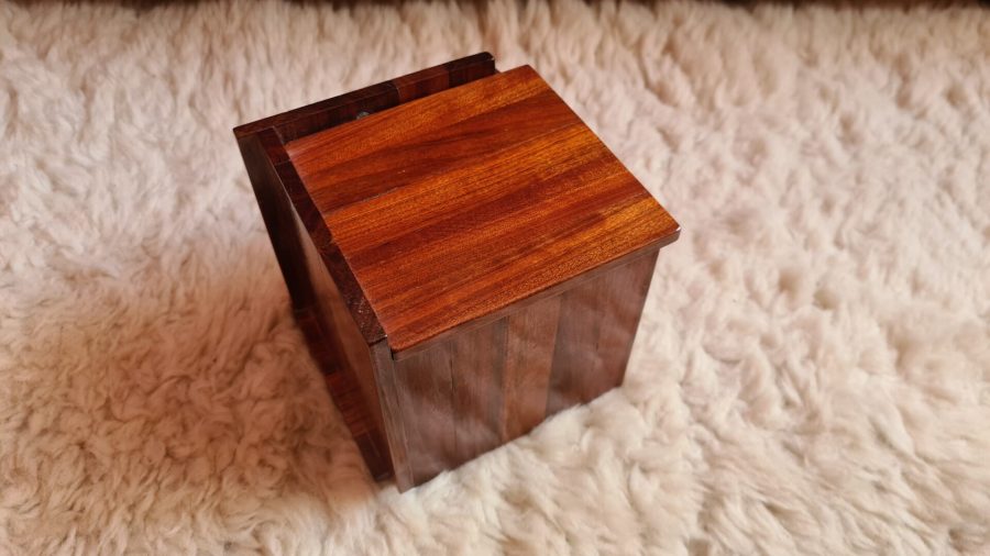 Wooden box with magnetic lid