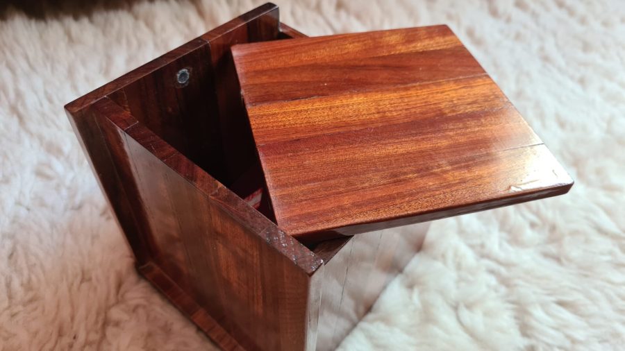 Wooden box with magnetic lid