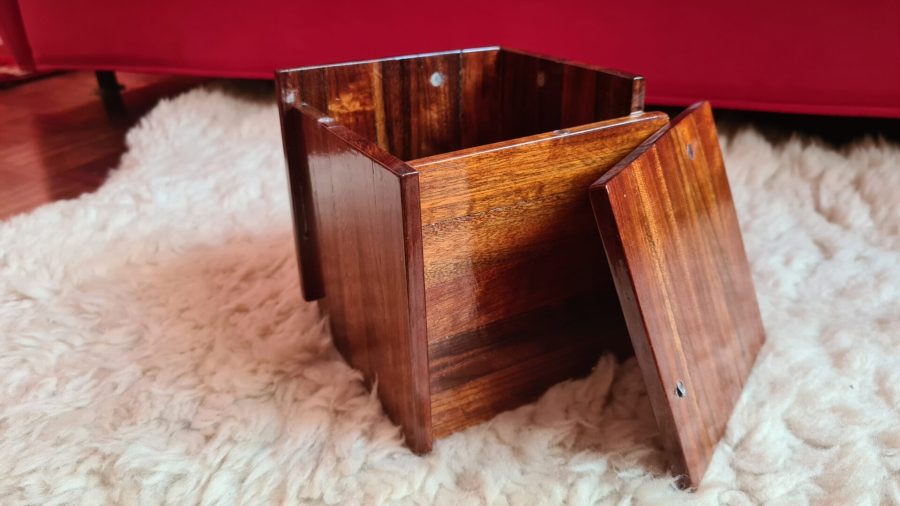 Wooden box with magnetic lid