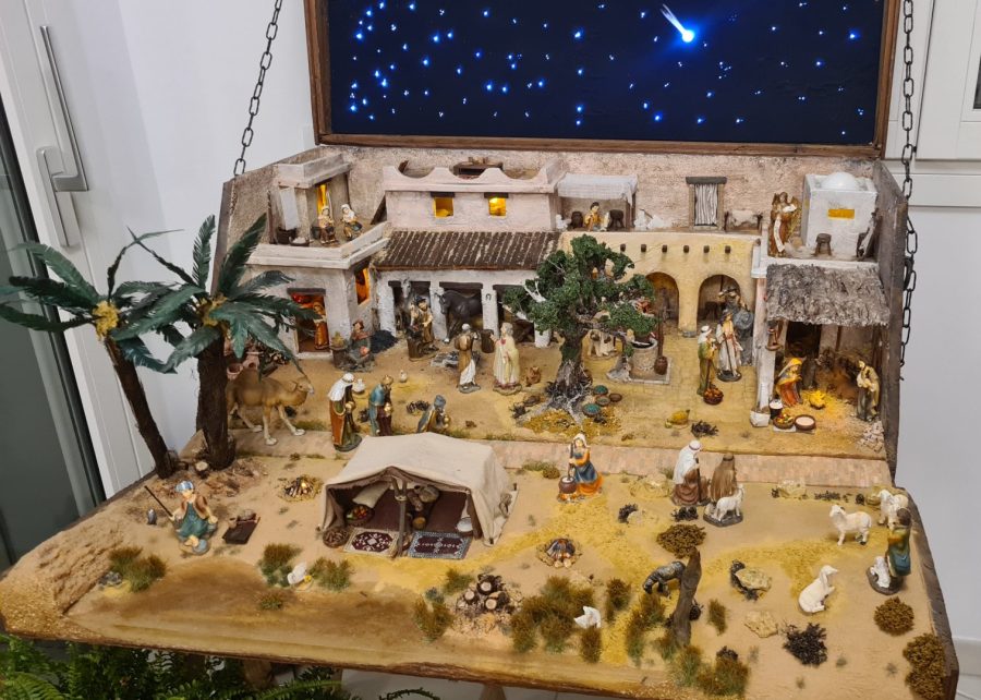 Nativity diorama inside an antique steamer trunk