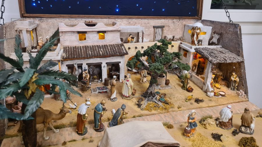 Nativity diorama inside an antique steamer trunk