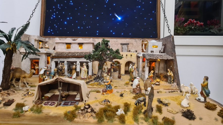 Nativity diorama inside an antique steamer trunk