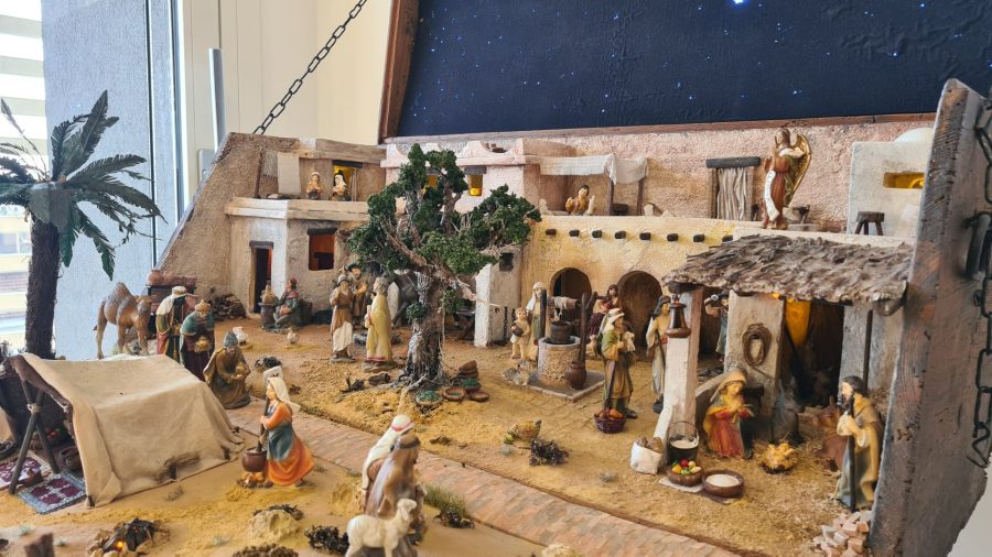 Nativity diorama inside an antique steamer trunk