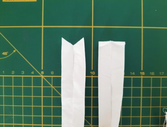 Sewing a rocket costume for my child: making borders for neckline and sleeves
