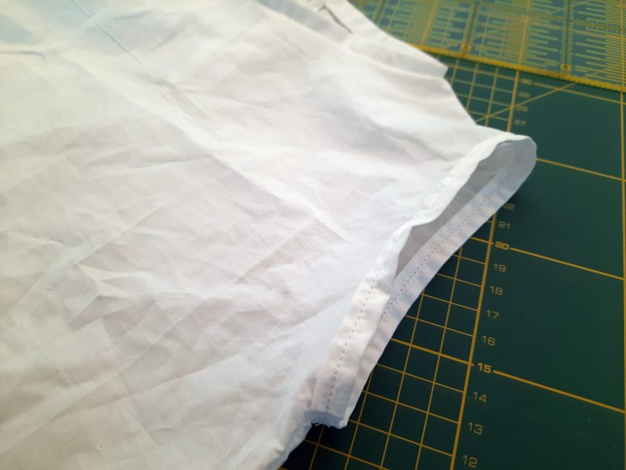 Sewing a rocket costume for my child: the sleeve border in place