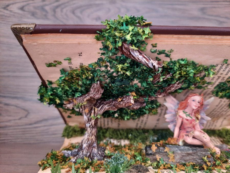 Fairy forest, the fairy on the rock, pink version