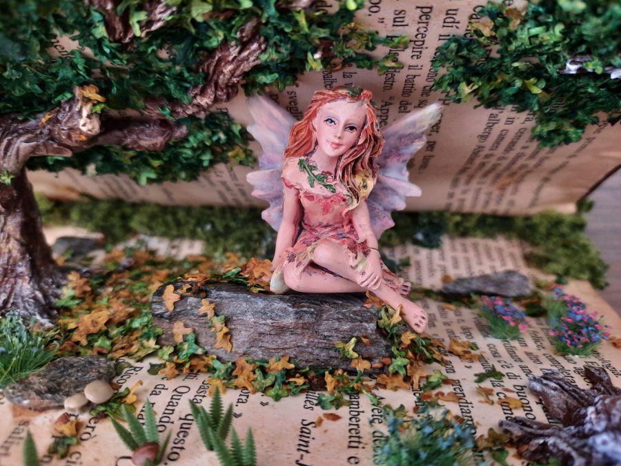 Fairy forest, the fairy on the rock, pink version: the fairy