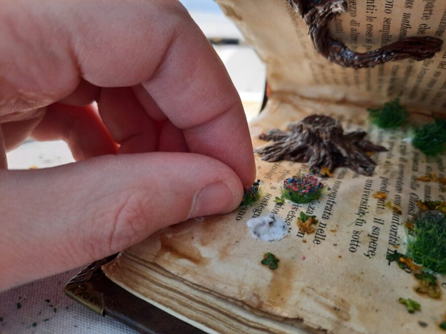 Making a fairy tale book diorama: adding greenery