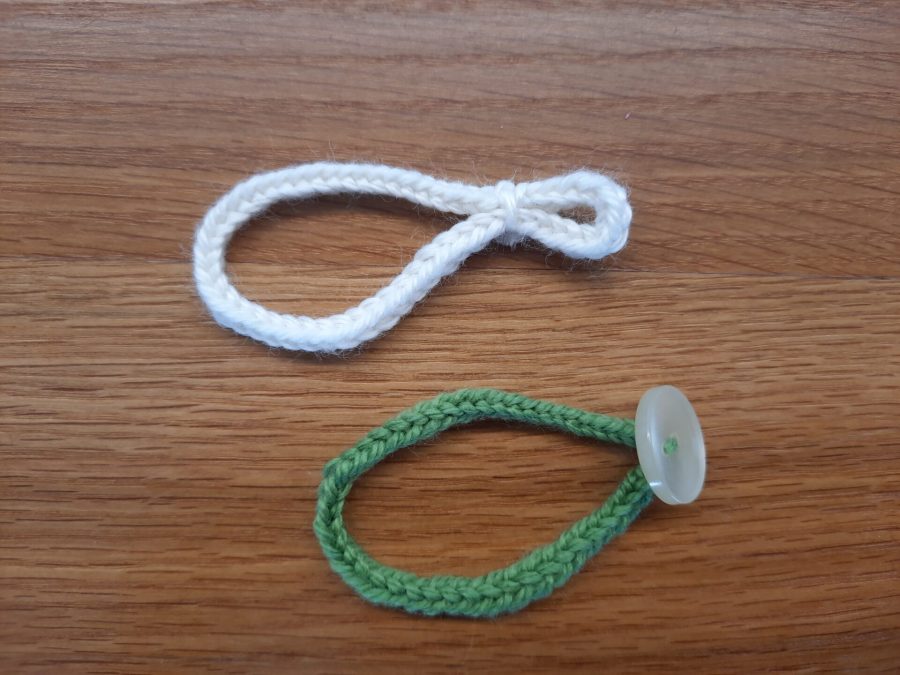 How to make a square knot bracelet with the lucet