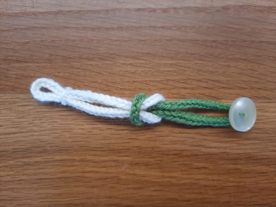 How to make a square knot bracelet with the lucet