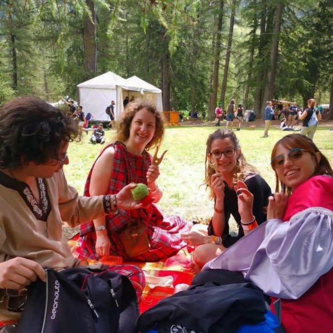 An improvised and spontaneous lucet workshop with friends at Celtica Festival 2023