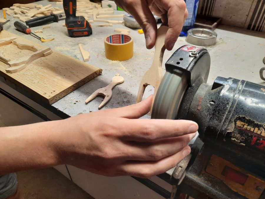 Making new lucets for our first workshop with our own design