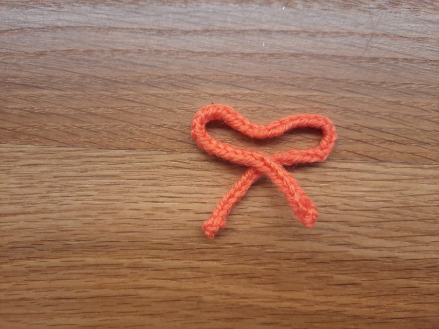 Lucet Christmas projects: bows garland