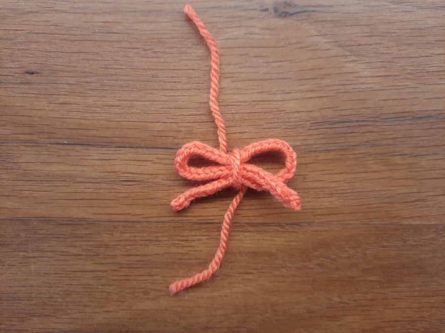 Lucet Christmas projects: bows garland