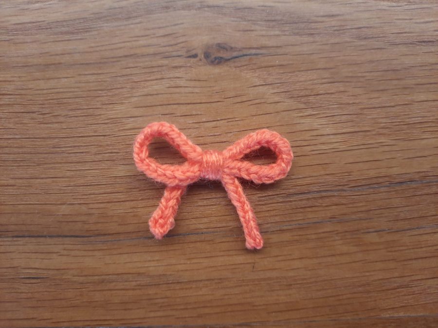 Lucet Christmas projects: bows garland