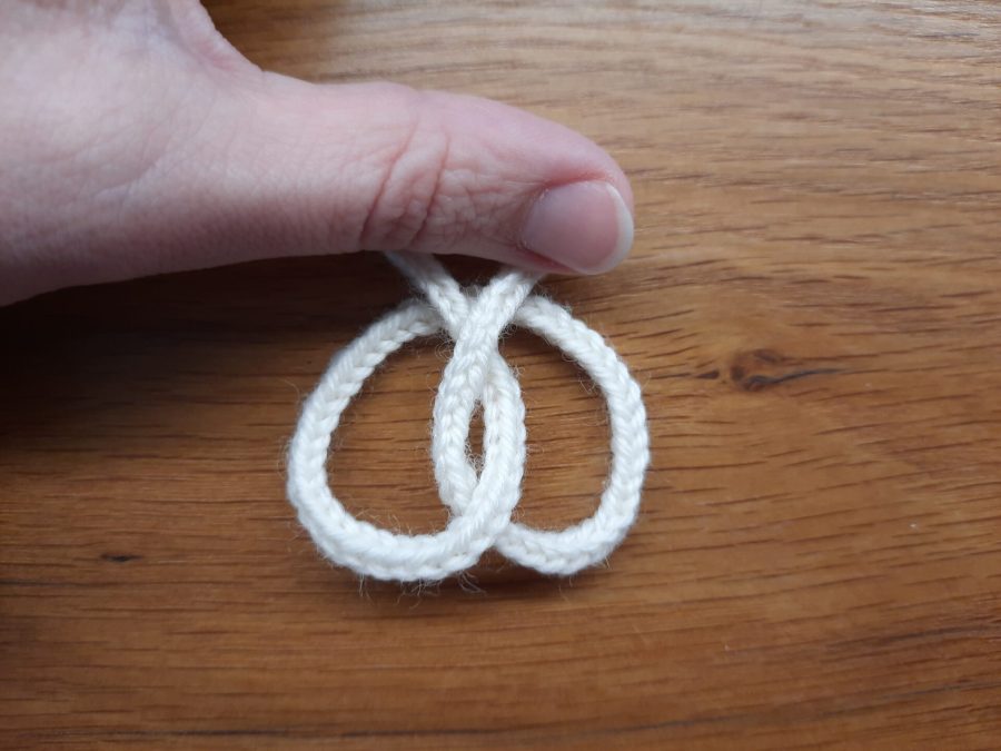 Lucet Christmas projects: pretzel decoration