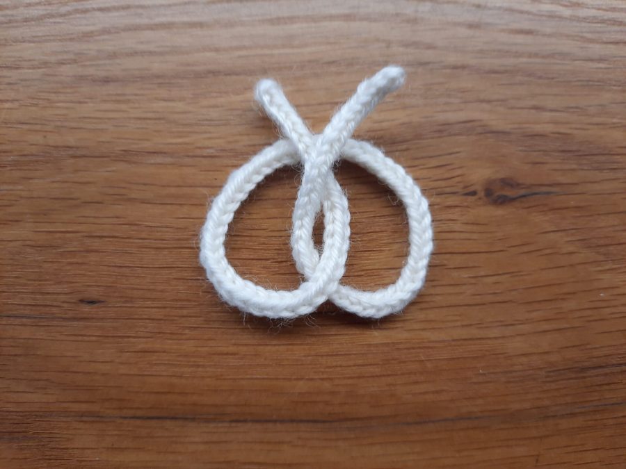 Lucet Christmas projects: pretzel decoration