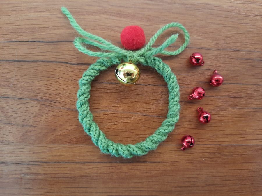 Lucet Christmas projects: classic festive wreath
