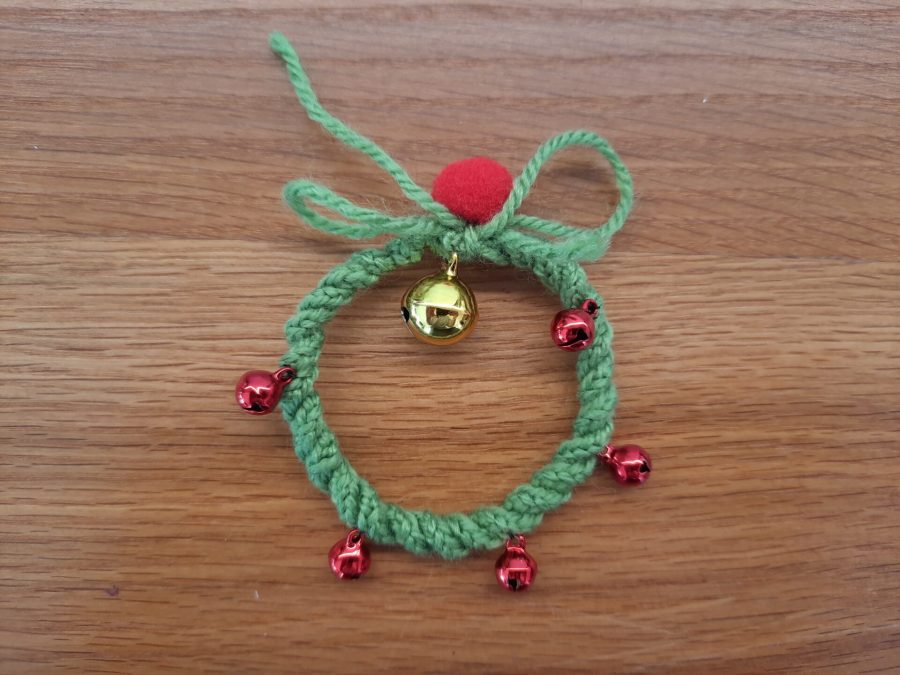 Lucet Christmas projects: classic festive wreath