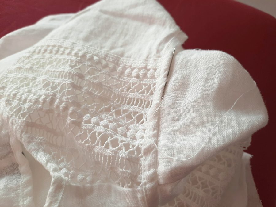 Transforming a thrifted linen caftan into a shirt: attaching the sleeves