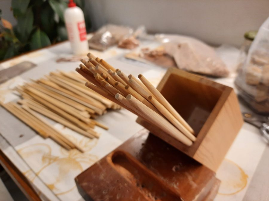 How we repurposed bamboo chopsticks and a penholder into a handy scissor holder
