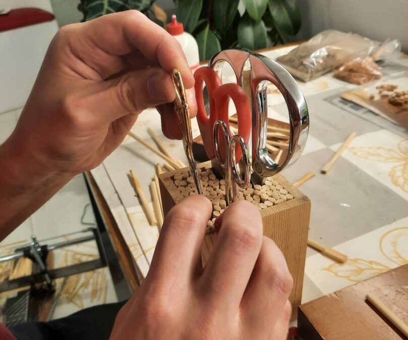 How we repurposed bamboo chopsticks and a penholder into a handy scissor holder