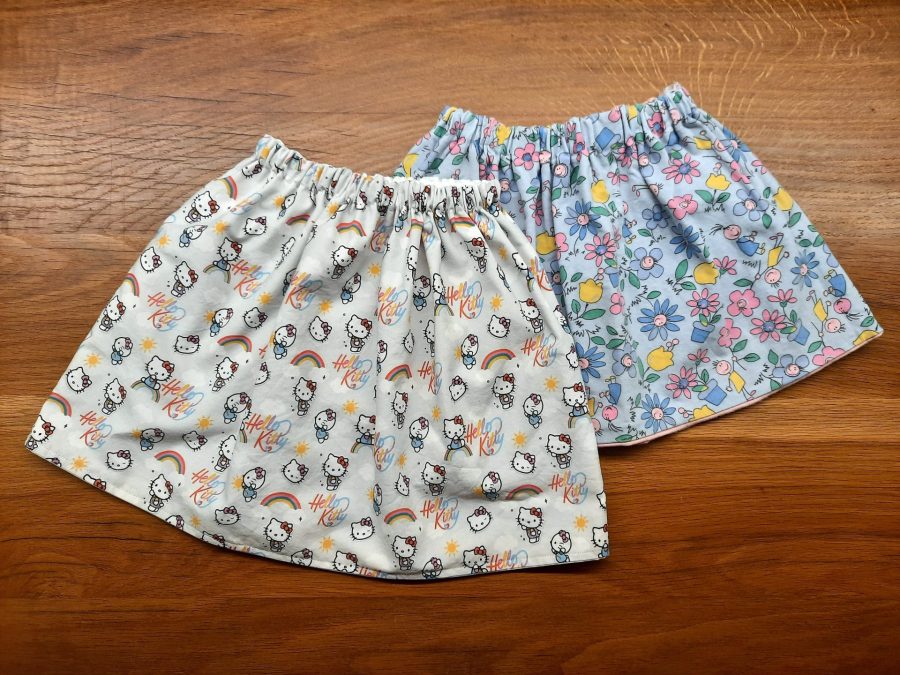 Elastic waistband reversible skirts