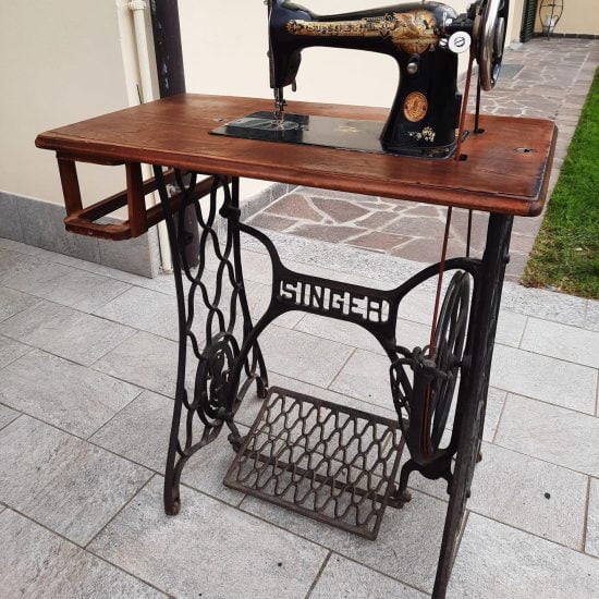 Our Singer sewing machine from 1933 as it came home with us