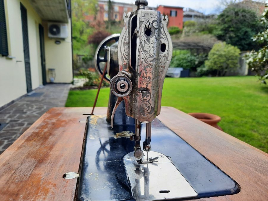 The tensioner unit of my Singer sewing machine from 1933