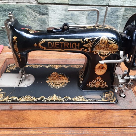 The vintage Vesta Dietrich sewing machine that belonged to my husband's grandmother