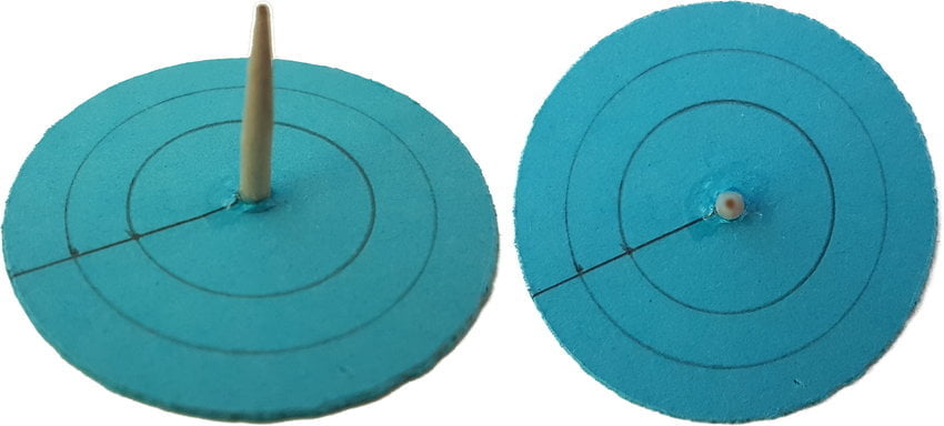 How the Greenland disk could have worked as a compass. Miniature shadow board, made of cardboard and a toothpick. Left: side view, right: top view