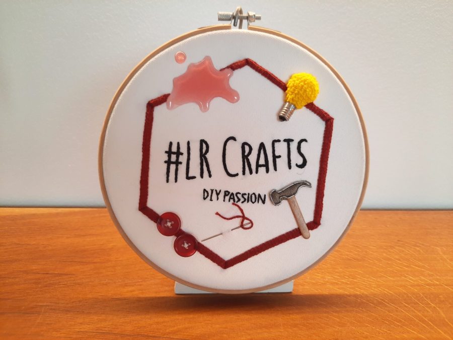 Making a DIY stand to display embroidery hoops