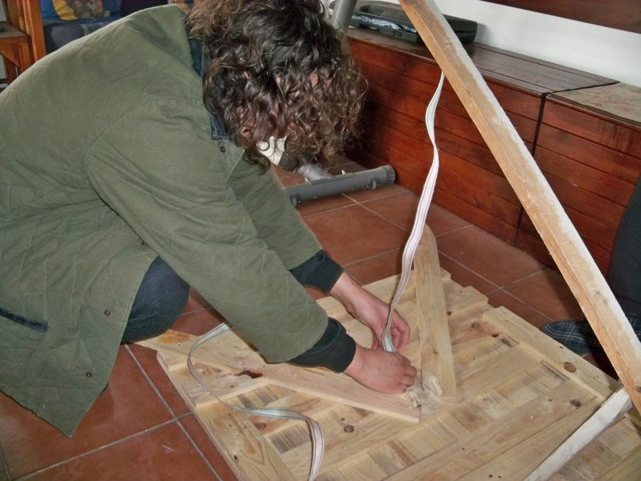 Making an archery shooting target out of old pallets